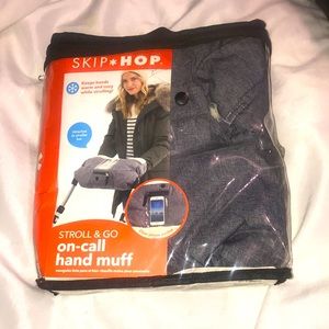 Stroll and go on call hand muff